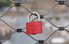 heart padlock